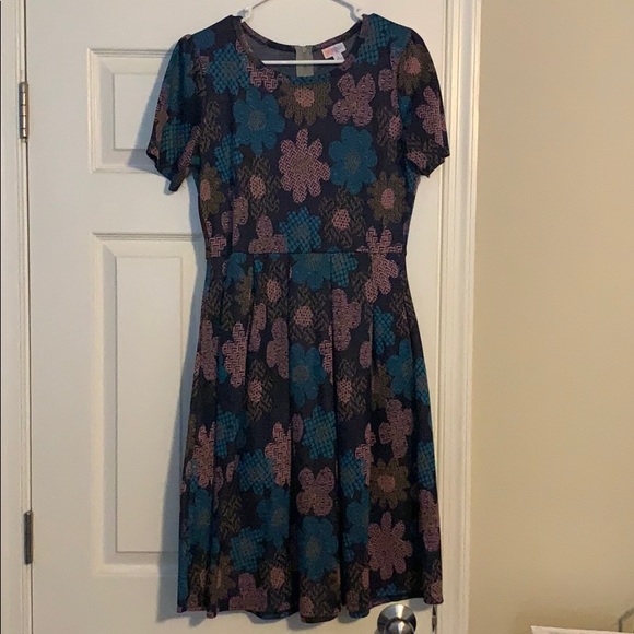 LuLaRoe Amelia - Picture 2 of 4